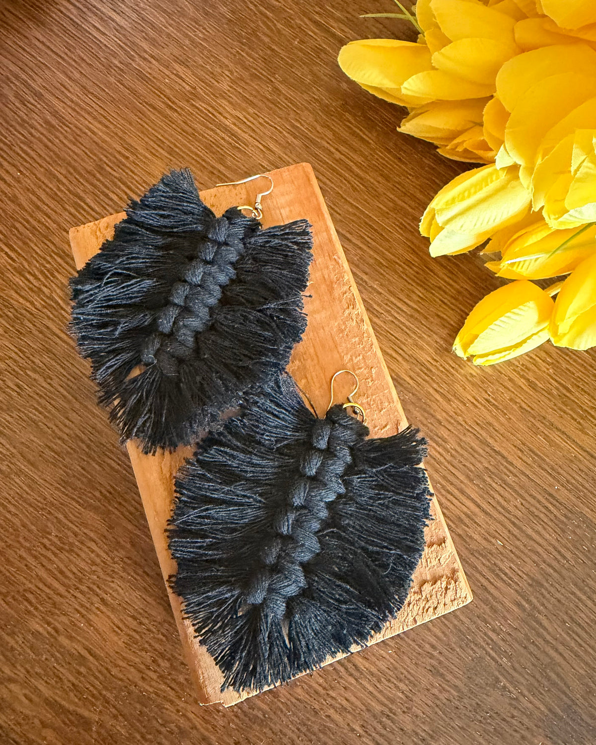 Black & Yellow, Macrame earrings